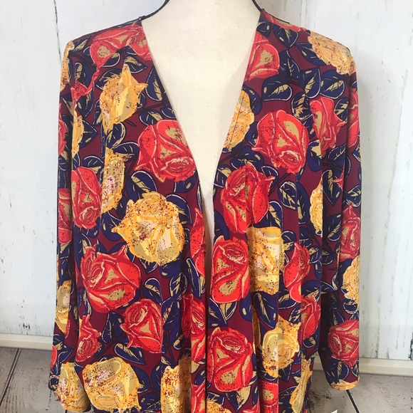 LuLaRoe Tops - LuLaRoe Lindsay